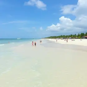 Praias de Alagoas para crianças: estrutura, maré, acesso e dicas de visita