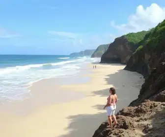 Praia de Burgalhau para casal: estrutura, maré, acesso e dicas de visita