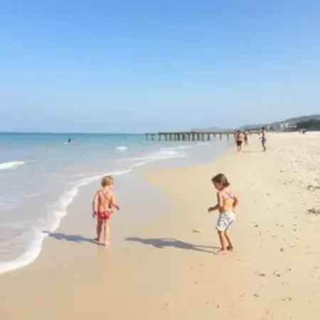 Praia de Burgalhau com crianças: estrutura, maré, acesso e dicas de visita