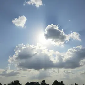 Dia dos Pais terá sol, nuvens e chance de chuva em regiões de Alagoas; veja previsão