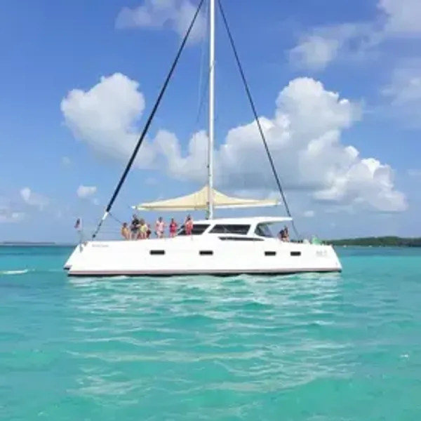 Quanto custa passeio de catamarã em Alagoas: preços médios e dicas para economizar