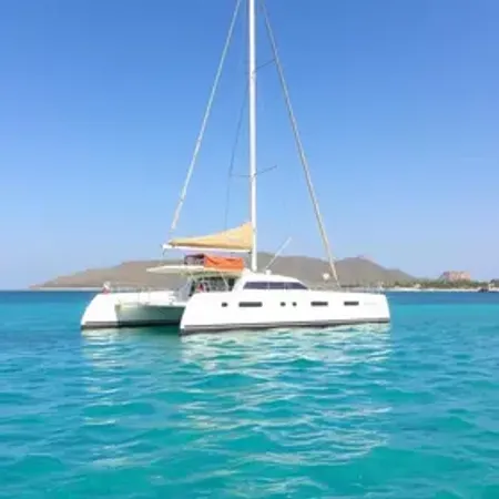 Passeio de catamarã em Costa dos Corais: guia prático para planejar sua viagem